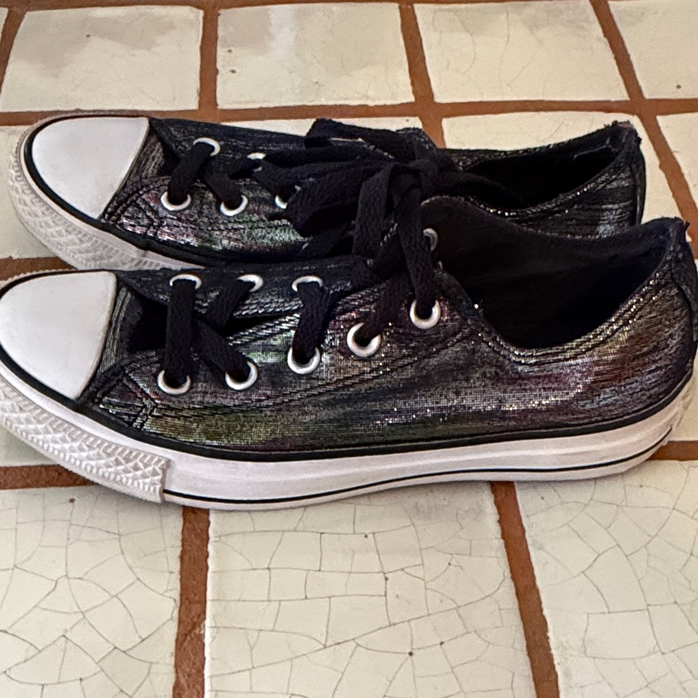 Converse Iridescent Low-Top Lace-Up Sneakers - Black/Silver